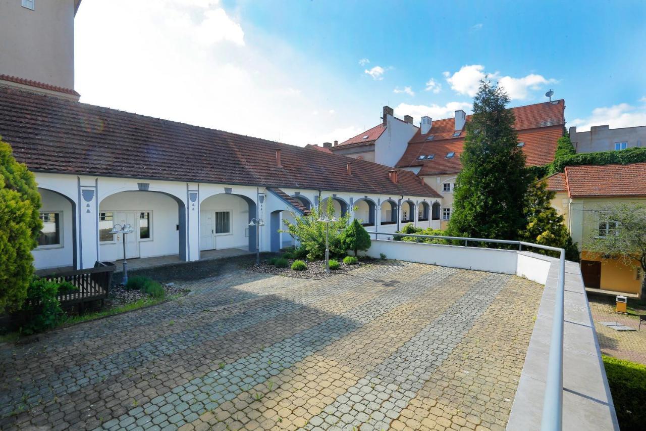 Hotel Magnolia Roudnice nad Labem Exterior photo