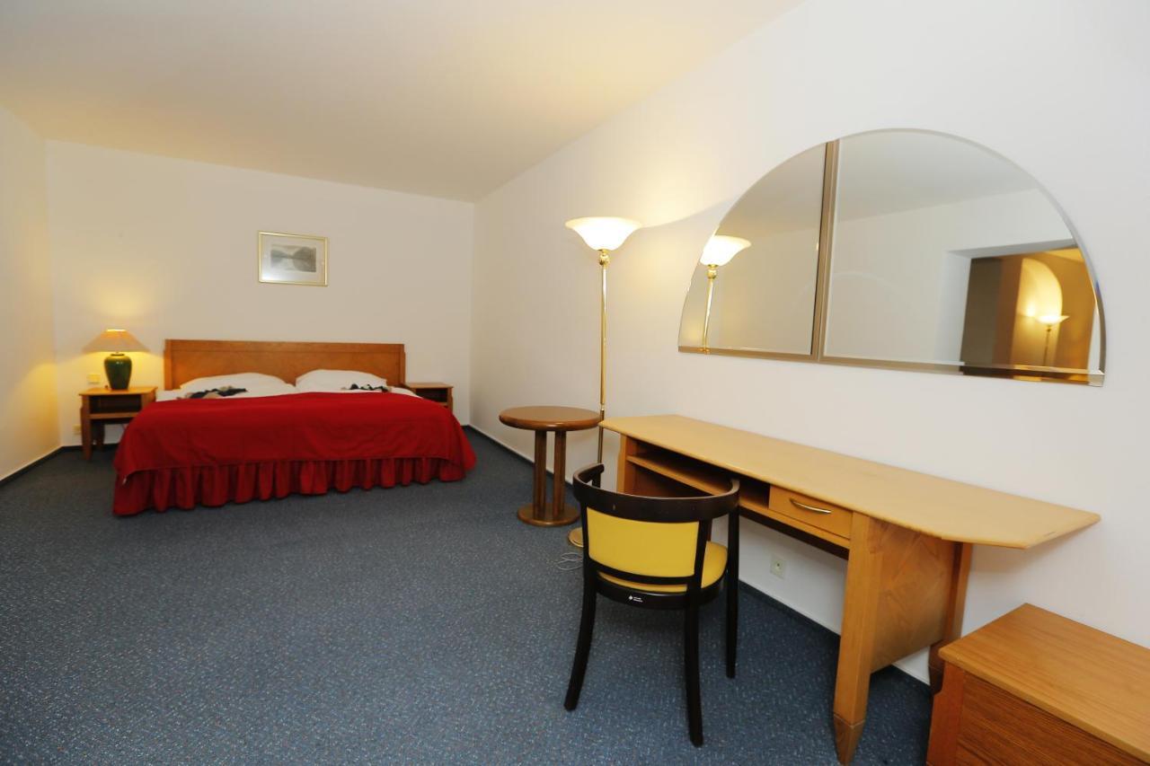 Hotel Magnolia Roudnice nad Labem Exterior photo