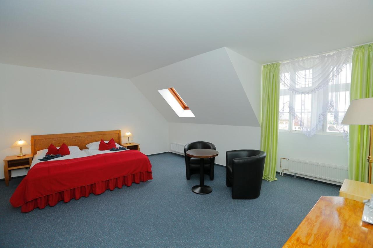 Hotel Magnolia Roudnice nad Labem Exterior photo