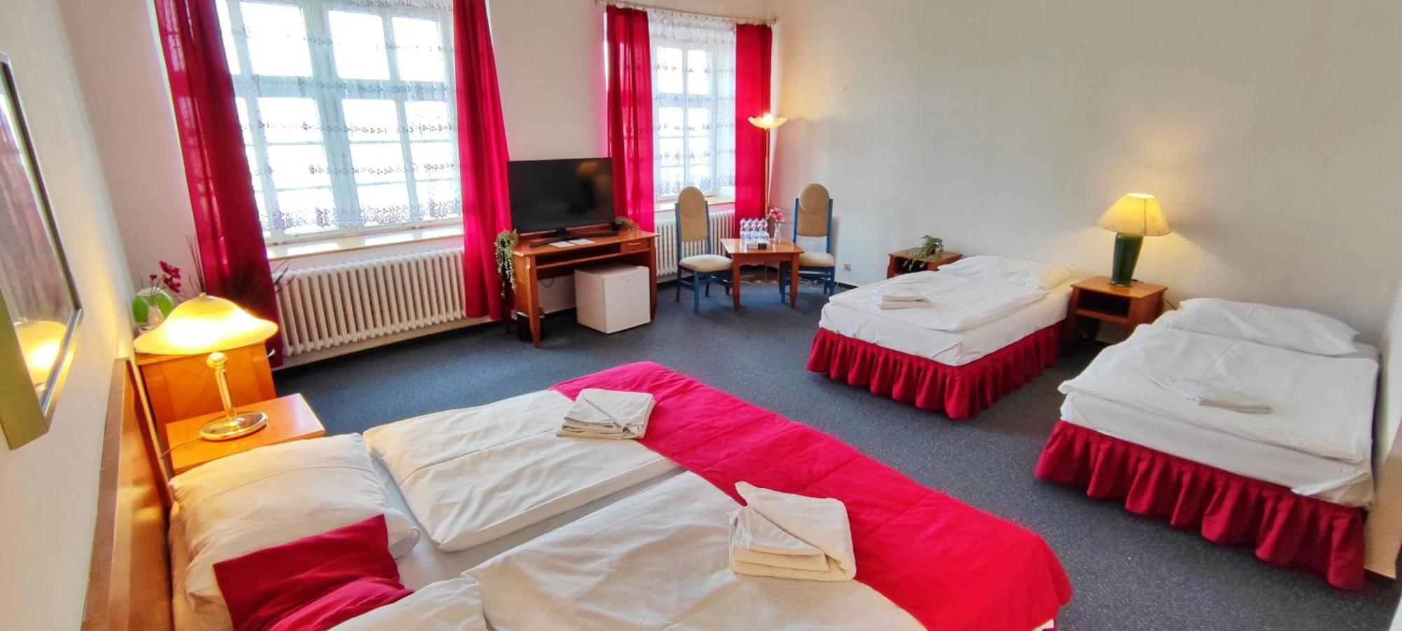 Hotel Magnolia Roudnice nad Labem Exterior photo